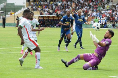 Mushuc Runa goleó a Liga de Quito en Ambato