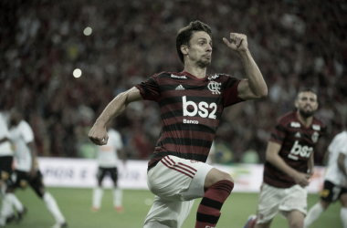 Classificado! Em jogo disputado, Flamengo bate Corinthians e avança na Copa do Brasil