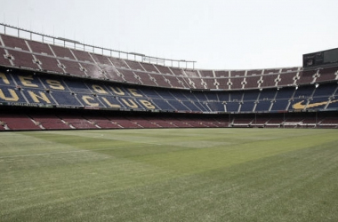 El Barça renueva el césped del Spotify Camp Nou