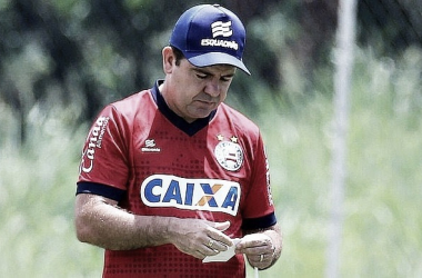 Após vexame na Copa do Nordeste, Enderson Moreira é demitido do Bahia