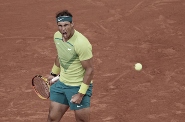Nadal supera Auger-Aliassime e vai enfrentar Djokovic nas quartas em Roland Garros