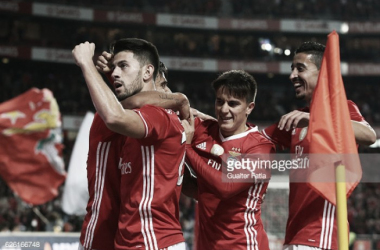 Meia-hora minutos de resistência: Benfica vence Moreirense e reforça liderança