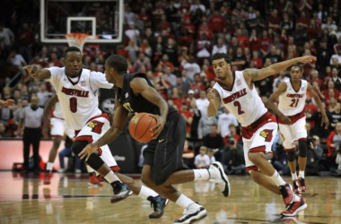 #9 Louisville Surges Past Pittsburgh With Huge Second Half