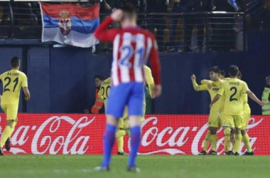 Villarreal aproveita falhas, vence Atlético de Madrid e entra na zona de classificação para UCL