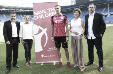 El Deportivo Alavés y Save the Children en contra de la pobreza infantil