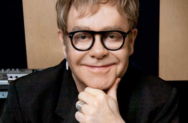 Elton John estrena nuevo single `Looking Up´