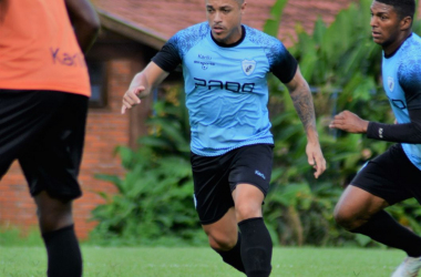 Com gol marcado em jogo-treino, Lucas de Sá valoriza primeiros treinos de Alexandre Gallo no Londrina e revela objetivo na Série B