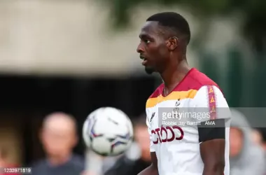 Bradford City 3-2 Salford City: Oliver double and Eisa's maiden goal help Bantams see off Salford 