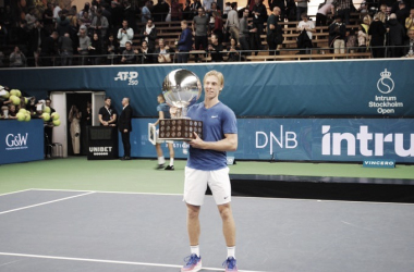 Em Estocolmo, Shapovalov bate Krajinovic e conquista o primeiro título de nível ATP da carreira