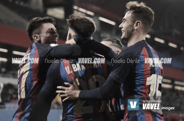 Los jugadores celebrando el gol de Barberà ante el Eldense| Foto: Noelia Déniz-VAVEL