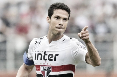 Hernanes acredita em continuidade do São Paulo na Libertadores: "No futebol, tudo é possível"