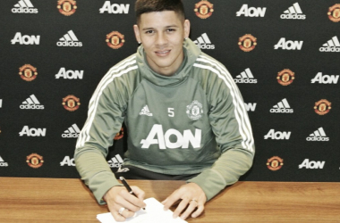 Marcos Rojo extiende su contrato con Manchester United