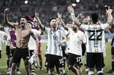 El festejo de los jugadores argentinos tras la victoria en octavos de final.