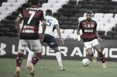 Pressionado por vitória, Flamengo recebe desesperado Bahia 