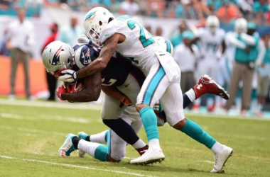 Miami Dolphins Dominate New England Patriots In Second Half To Win 33-20