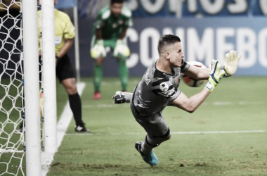 Grêmio e Independiente empatam sem gols, Grohe é herói nos pênaltis e consagra título do Imortal