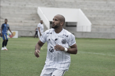 Campeão da Copa Alagoas, lateral Ítalo projeta sucesso no ASA: “Primeiro de muitos”