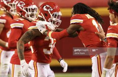 New England Patriots 10-26 Kansas City Chiefs:  Chiefs win game dominated by defense
