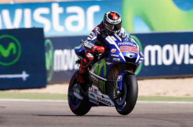 MotoGP: Marquez Crashes, Lorenzo Wins At Aragon