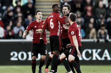 Phil Jones está asombrado con la calidad de Pogba