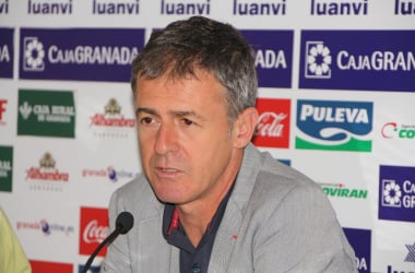 Lucas Alcaraz: &quot;Es obvio que quiero seguir siendo entrenador del Granada&quot;