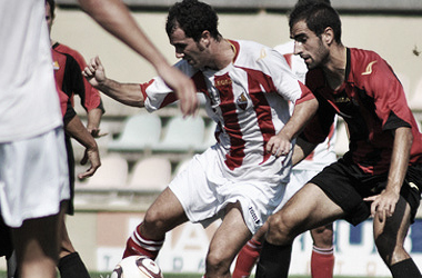 Cambio de fichas en el Nàstic, se marcha Bezares y llega Beñat Alemán