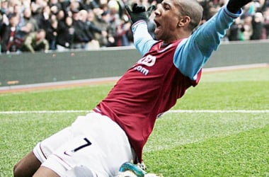 Ashley Young, a un paso del Manchester United