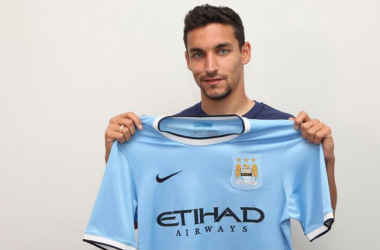 Official: Jesus Navas joins Manchester City