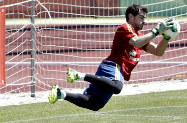 Casillas: &quot;Me veo luchando por el puesto&quot;