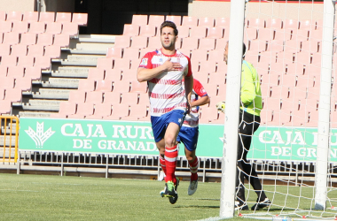 Pedro Conde acerca un poco más al Granada CF ‘B’ a Segunda B (1-0)