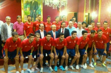 El Ayuntamiento recibe al Granada CF B