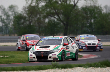 Tarquini consigue la pole en el GP de Eslovaquia de WTCC