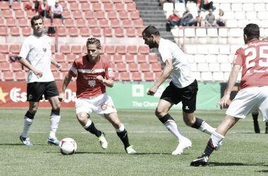 El Constància se aprovecha de un irreconocible Nàstic para dar un paso hacia la permanencia