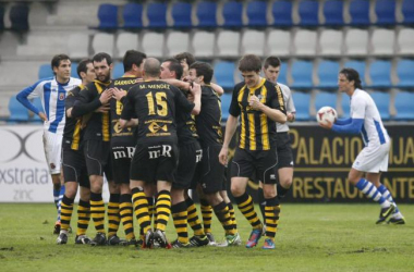 RS Gimnástica 0 - 2 Barakaldo CF: los vascos acarician la gloria a costa de la desgracia blanquiazul