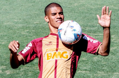 Com fratura na mão, Leonardo Silva é dúvida para o jogo contra o São Paulo
