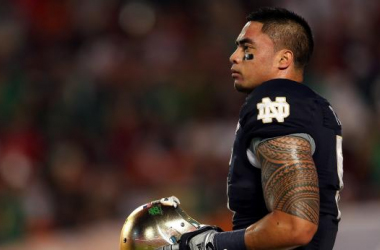 If Manti Te&#039;o is available for the Chicago Bears at #20 they shouldn&#039;t hesitate