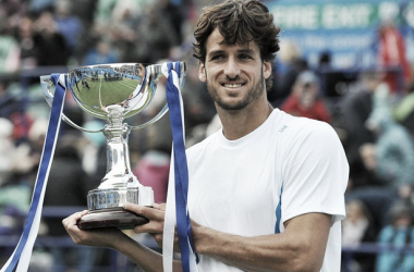 Feliciano se doctora en Eastbourne