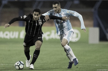 Corinthians confirma lesão de Pablo e zagueiro se afasta por seis semanas