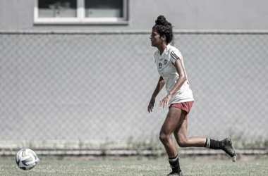 Kethilyn Dias projeta temporada de 2024 no Flamengo: “Sempre motivada”