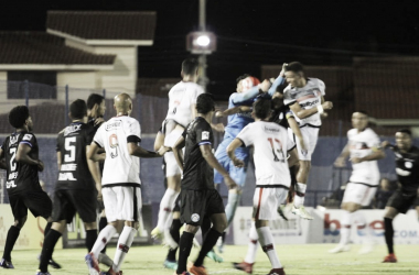 Tubarão marca três vezes na etapa inicial e vence Joinville pelo Catarinense