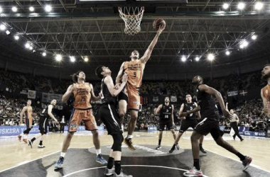El Valencia Basket golpea primero en Bilbao
