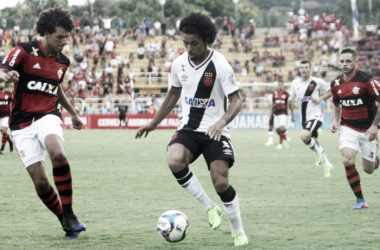 Com gol de Diego, Flamengo derrota Vasco e fará final da Taça Guanabara com o Fluminense