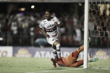 São Paulo passa sufoco, mas vence São Caetano e garante vaga nas semifinais do Paulistão