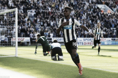 Rolando Aarons extends his Newcastle United stay