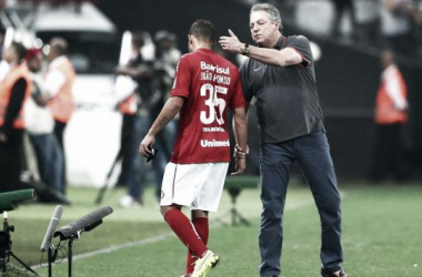 Abel Braga lamenta apagão, mas diz confiar em melhora do Inter