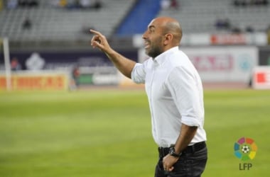 Abelardo: “A Las Palmas le va a resultar difícil jugar en El Molinón”