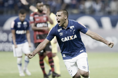 Fifa intima Cruzeiro a pagar restante da dívida junto ao Huracán pela compra de Ábila