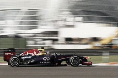 Vettel continúa al mando en los Libres 3