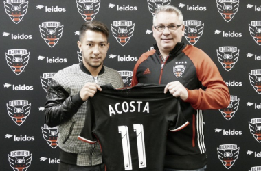 DC United firma permanentemente a Luciano Acosta