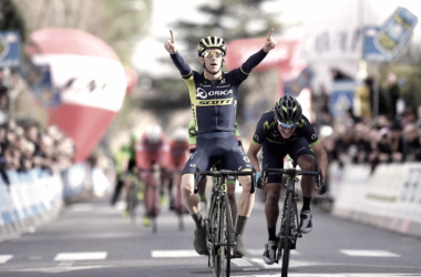 Adam Yates repite en Larciano